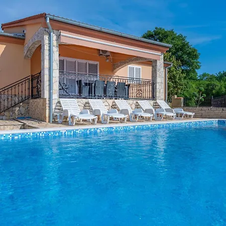 Flora, Warm And Sunny Loborika