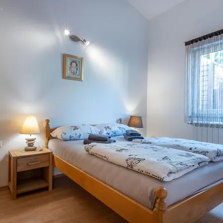 בית נופש Flora, Warm And Sunny Loborika