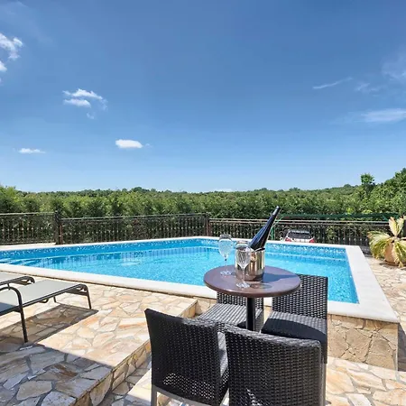 Flora, Warm And Sunny Loborika