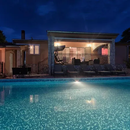 בית נופש Flora, Warm And Sunny Loborika